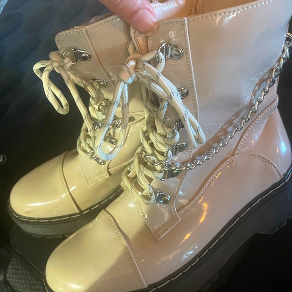 Emo/gothic beige chain boots - Picture 1 of 2